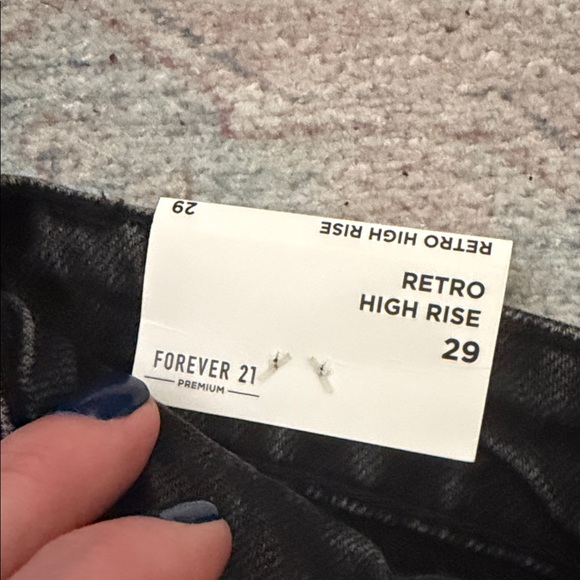 Forever 21 Black Retro High-Rise Distressed Denim Shorts - Picture 4 of 5